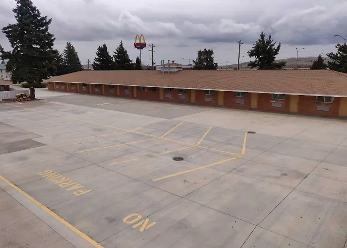 Motel Skyline Motor Cody